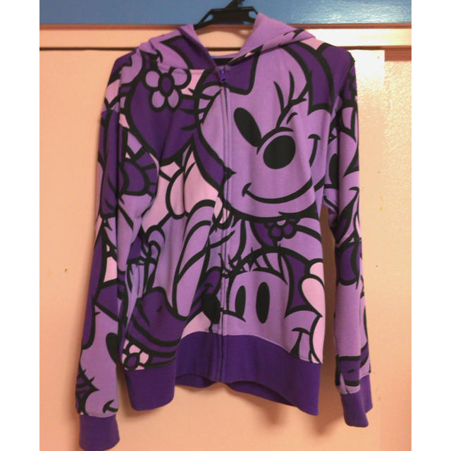 Disney(ディズニー)の   【Disney】パーカー 紫 レディースのトップス(パーカー)の商品写真