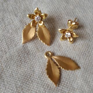 スタージュエリー(STAR JEWELRY)のスタージュエリー　18K　お花のピアス(ピアス)