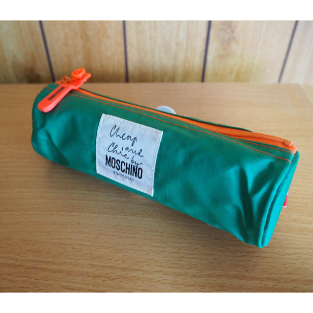 MOSCHINO(モスキーノ)のMOSCHINO ナイロンリュック（ペンケース付き） レディースのバッグ(リュック/バックパック)の商品写真