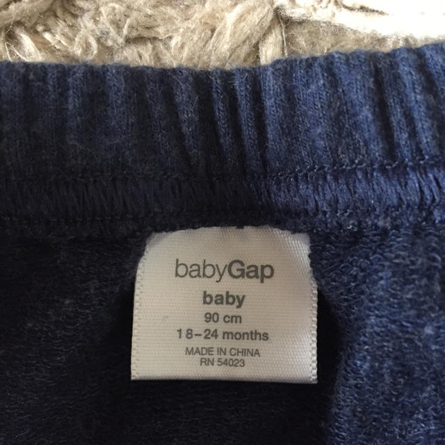 babyGAP(ベビーギャップ)のベビーギャップ 紺色 スカートオムツカバー付き キッズ/ベビー/マタニティのキッズ服女の子用(90cm~)(スカート)の商品写真