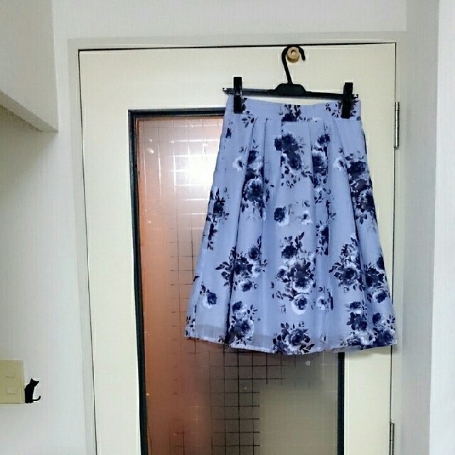 しまむら(シマムラ)の＊ネイビー花柄スカート＊ レディースのスカート(ひざ丈スカート)の商品写真