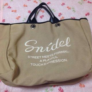 スナイデル(SNIDEL)のリバーシブルトート ホワイトデニム(トートバッグ)