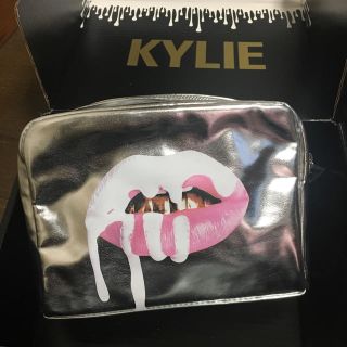 カイリーコスメティックス(Kylie Cosmetics)のkylie限定ポーチ♡公式サイトより購入♡(ポーチ)