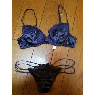 ラヴィジュール(Ravijour)のラヴィジュール　B70~75 JELLY SATINブラティーバックセット(ブラ&ショーツセット)