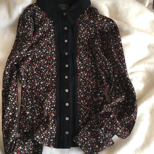 LAURA ASHLEY(ローラアシュレイ)のlauraashley shirt レディースのトップス(シャツ/ブラウス(長袖/七分))の商品写真