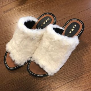 ザラ(ZARA)のZARA★ファーサンダル(サンダル)