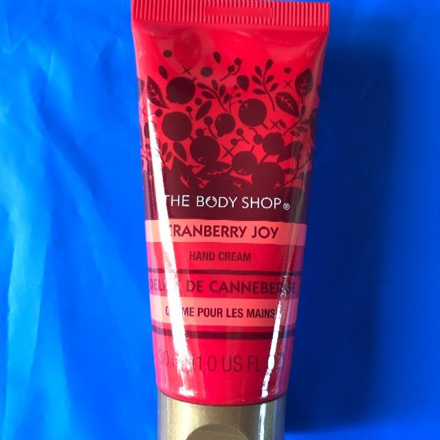 THE BODY SHOP(ザボディショップ)のお年始セール‼️THE BODY SHOP ハンドクリーム コスメ/美容のボディケア(ハンドクリーム)の商品写真