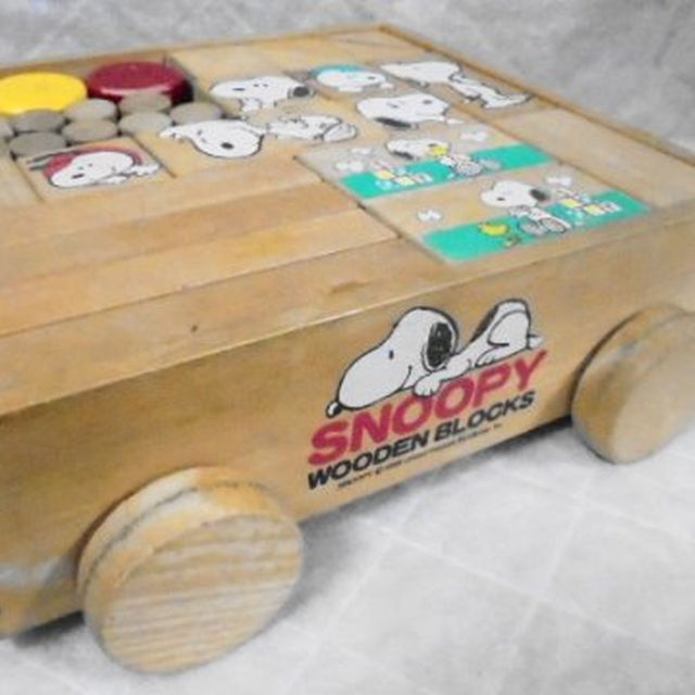 SNOOPY(スヌーピー)のSNOOPY　WOODEN　BLOCKS　スヌーピー木製積み木　総数４６個 キッズ/ベビー/マタニティのおもちゃ(積み木/ブロック)の商品写真