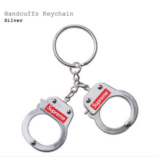 シュプリーム(Supreme)のSupreme Hand cuffs Keychain   Silver(キーケース)