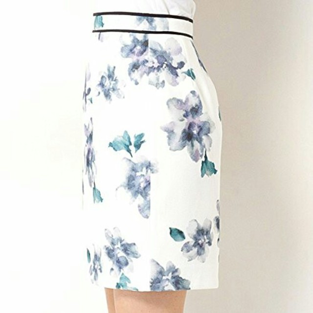 JUSGLITTY(ジャスグリッティー)のジャスグリッティー 大花柄 タイトスカート レディースのスカート(ひざ丈スカート)の商品写真