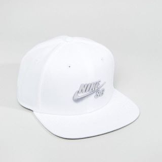 ナイキ(NIKE)の【新品】Nike（ナイキ） SBアイコンキャップ ホワイト 白(キャップ)