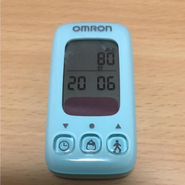 OMRON(オムロン)の歩数計 オムロン スポーツ/アウトドアのトレーニング/エクササイズ(ウォーキング)の商品写真