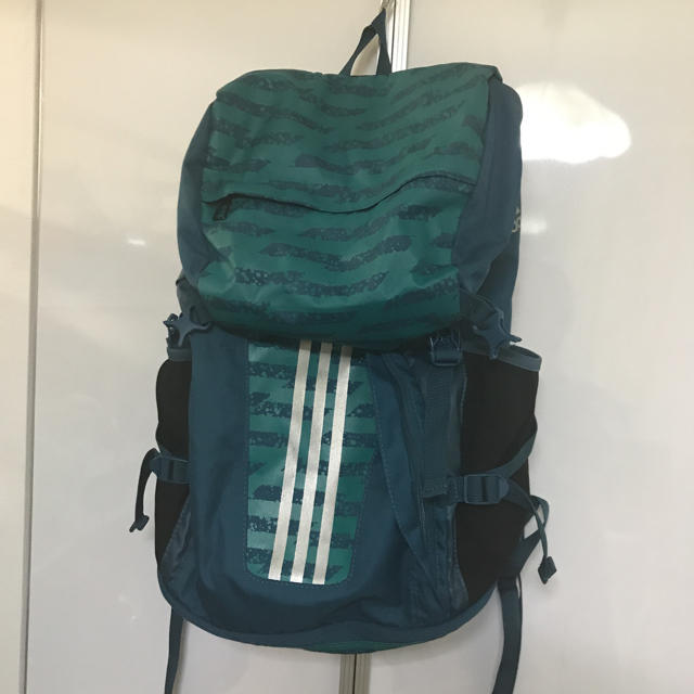 adidas(アディダス)のこりん様専用 adidas サッカーリュック スポーツ/アウトドアのサッカー/フットサル(その他)の商品写真