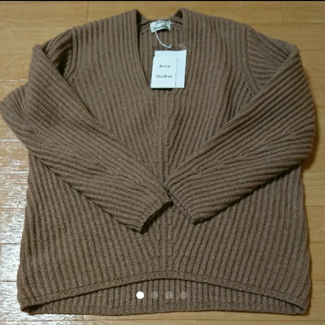 ACNE(アクネ)の12/11迄 新品 タグ付き Acne アクネ デボラ ニット xxs レディースのトップス(ニット/セーター)の商品写真