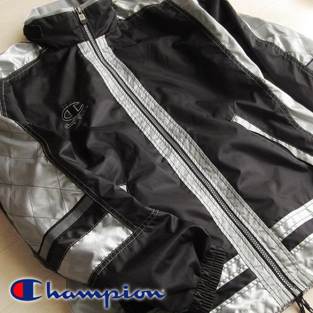 Champion(チャンピオン)の超美品 Mサイズ チャンピオン 裏地メッシュ ジャケット ブラック メンズのジャケット/アウター(その他)の商品写真