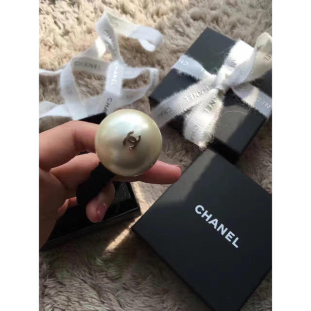 CHANEL(シャネル)のシャネル ヘアゴム chanel 新品 レディースのヘアアクセサリー(ヘアゴム/シュシュ)の商品写真