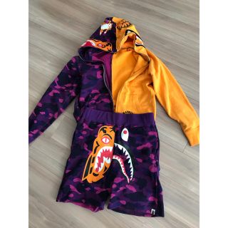 アベイシングエイプ(A BATHING APE)のAPE(パーカー)