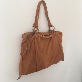 ゲンテン(genten)のやわらかいレザー肩がけバッグ(ショルダーバッグ)