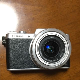 パナソニック(Panasonic)のLUMIXGF7(ミラーレス一眼)