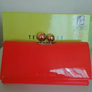 テッドベイカー(TED BAKER)のTED   BAKER  オレンジ  長財布(財布)