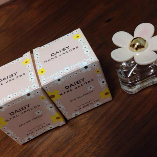 MARC BY MARC JACOBS(マークバイマークジェイコブス)のDAISY MARC JACOBS コスメ/美容の香水(香水(女性用))の商品写真