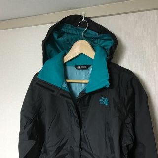 ザノースフェイス(THE NORTH FACE)の★海外限定 ノースフェイスマウンテンパーカー黒緑XS★ウインドブレーカー防水(ナイロンジャケット)