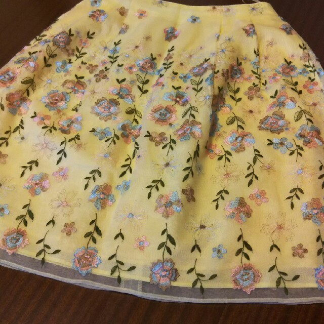 TOCCA(トッカ)のセールトッカスカート2017、4サイズ美品 レディースのスカート(ひざ丈スカート)の商品写真