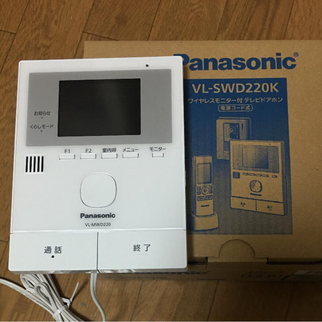 Panasonic(パナソニック)のテレビドアホン 親機のみ　VL-MWD220K・（VL-SWD220Kの親機) スマホ/家電/カメラのスマホ/家電/カメラ その他(防犯カメラ)の商品写真
