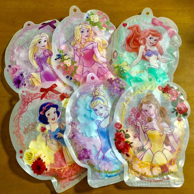 Disney(ディズニー)のDisney プリンセス 入浴剤セット コスメ/美容のボディケア(入浴剤/バスソルト)の商品写真