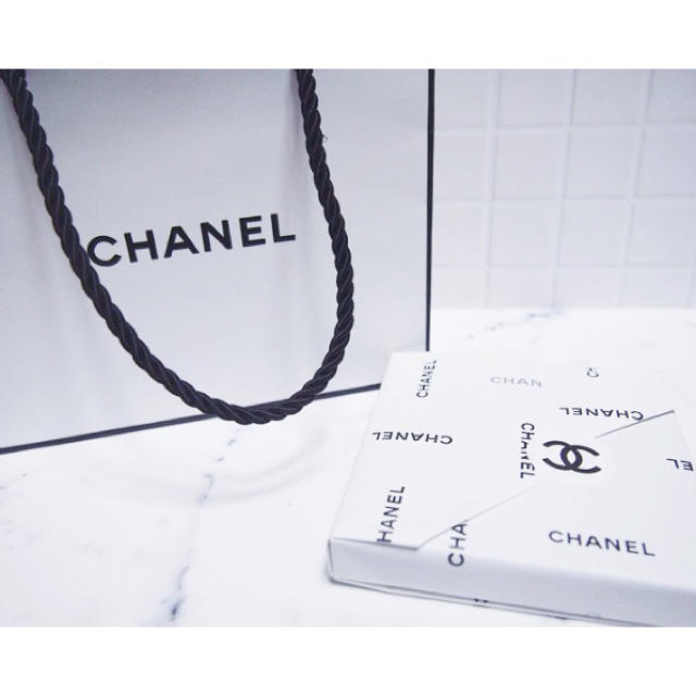 CHANEL(シャネル)のrii様 専用  新品・プレゼント包装 / CHANEL コンパクトミラー レディースのファッション小物(ミラー)の商品写真
