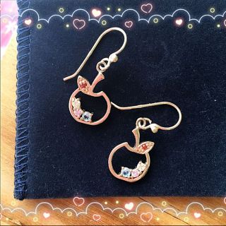 ジュエリーツツミ(JEWELRY TSUTSUMI)のシルバーピアス りんご ポーチ付き(ピアス)