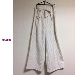 ローズバッド(ROSE BUD)の【新品】ROSE BUD ストライプ柄 ウエストリボン ワイドパンツ (カジュアルパンツ)