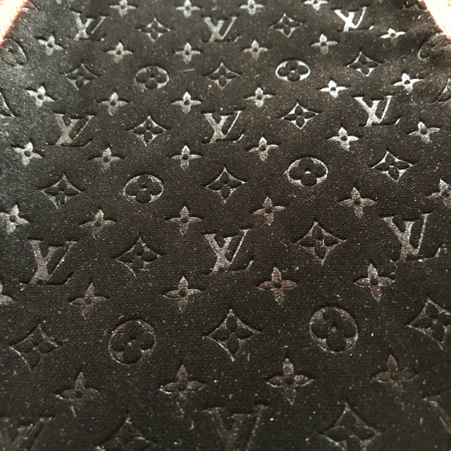 LOUIS VUITTON(ルイヴィトン)のLouisVuitton Supreme スリッパ インテリア/住まい/日用品のインテリア小物(スリッパ/ルームシューズ)の商品写真