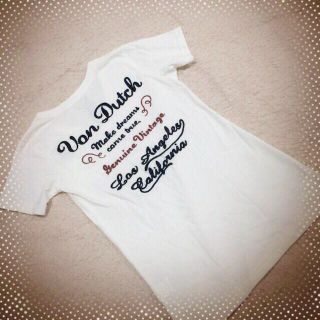 ボンダッチ(Von Dutch)の刺繍ロゴ 白Tシャツ(Tシャツ(半袖/袖なし))