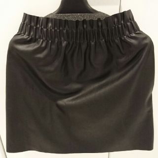 ザラ(ZARA)の美品！フェイクレザーZARAスカート黒(ミニスカート)