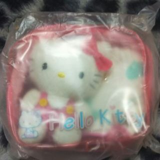 サンリオ(サンリオ)の★送料無料★HELLO KITTY♡ポーチ入りマスコット＆タオルハンカチ♡(ポーチ)