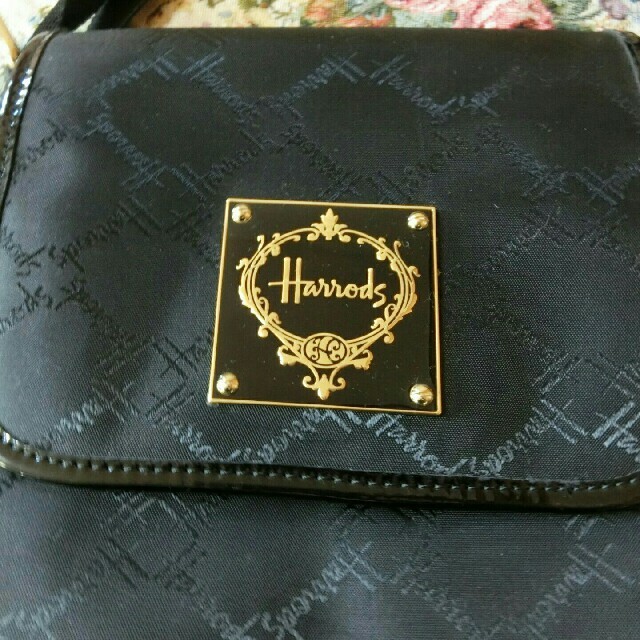 Harrods(ハロッズ)の【未使用】ハロッズ上品黒バッグ レディースのバッグ(ショルダーバッグ)の商品写真