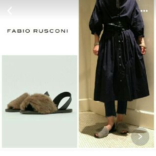 ファビオルスコーニ(FABIO RUSCONI)の専用＊FABIO RUSCONI ラビットファーサンダル(サンダル)