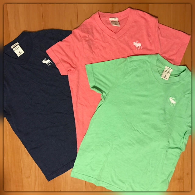Abercrombie&Fitch(アバクロンビーアンドフィッチ)のアバクロ kids Tシャツ Vネック キッズ/ベビー/マタニティのキッズ服男の子用(90cm~)(Tシャツ/カットソー)の商品写真