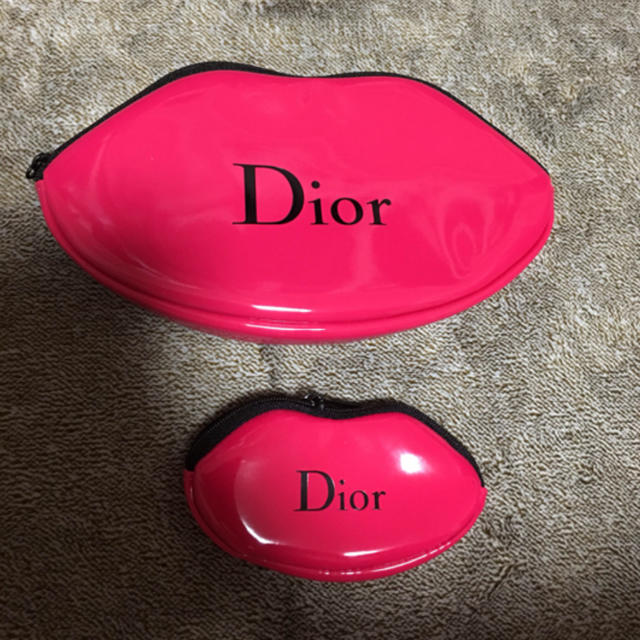 Christian Dior - dior ノベルティー リップ型ポーチの通販 by R1sAxxx's shop｜クリスチャンディオールならラクマ