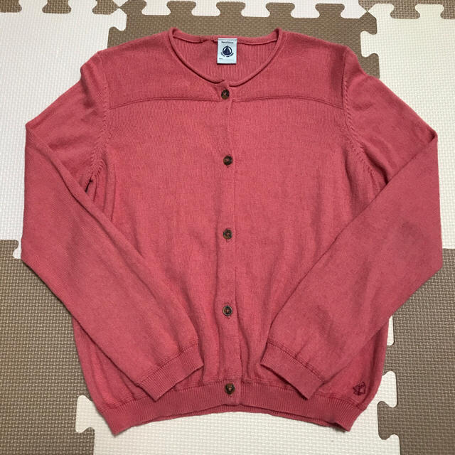 PETIT BATEAU(プチバトー)の【訳あり】プチバトー 女の子 ニットカーディガン 8才(126cm) キッズ/ベビー/マタニティのキッズ服女の子用(90cm~)(カーディガン)の商品写真