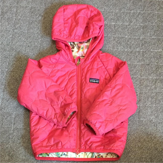 patagonia(パタゴニア)のパタゴニア ダウン キッズ/ベビー/マタニティのキッズ服男の子用(90cm~)(ジャケット/上着)の商品写真