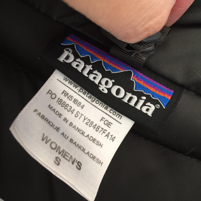 patagonia(パタゴニア)のpatagonia ロングダウンコート ダークグレー レディースのジャケット/アウター(ダウンコート)の商品写真