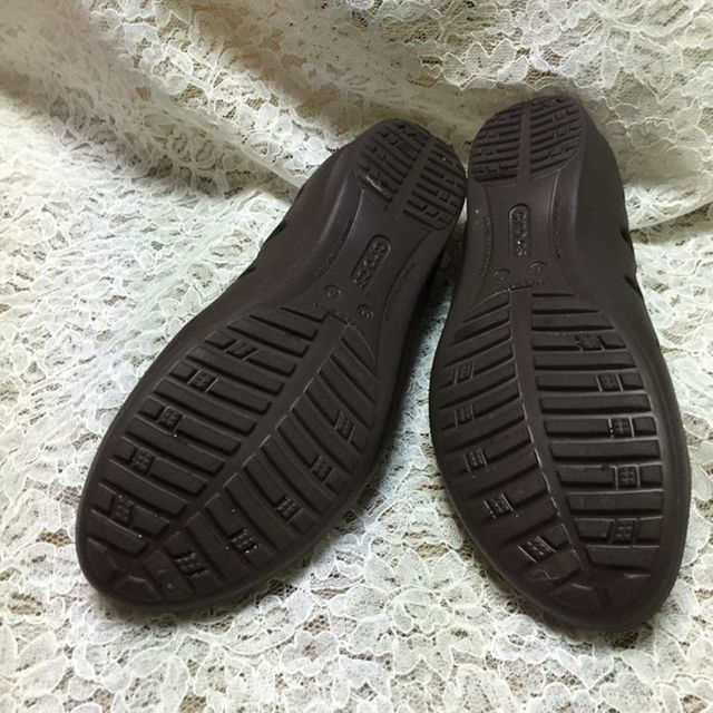 crocs(クロックス)のクロックス可愛い靴    25から25.5cm レディースの靴/シューズ(ローファー/革靴)の商品写真