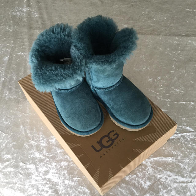 UGG(アグ)のUGG ☆ ブーツ キッズ/ベビー/マタニティのキッズ靴/シューズ(15cm~)(ブーツ)の商品写真