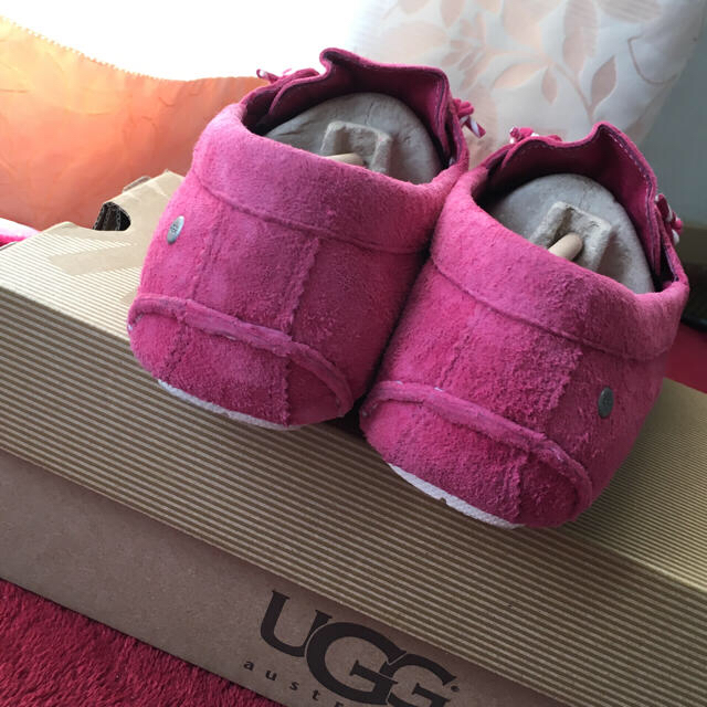 UGG(アグ)のUGG サイズ7 美品 レディースの靴/シューズ(スリッポン/モカシン)の商品写真