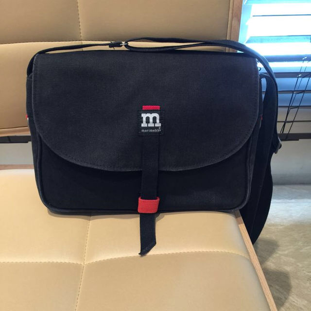 marimekko(マリメッコ)の大人気 マリメッコ ショルダーバッグ❣️ ネイビー❣️ レディースのバッグ(ショルダーバッグ)の商品写真