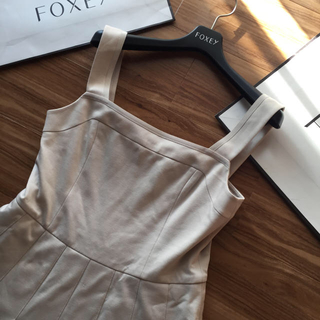 フォクシー(FOXEY)の♡極美品♡フォクシー2015 リラックスプリーツドレス(ひざ丈ワンピース)