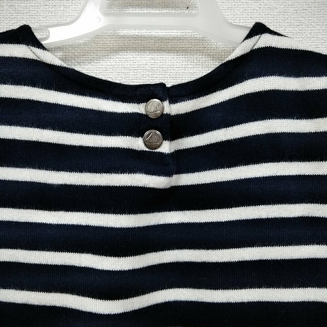 PETIT BATEAU(プチバトー)のプチバトー8ans126cm紺白マリ二エールワンピース定番ボーダー110の方に キッズ/ベビー/マタニティのキッズ服女の子用(90cm~)(ワンピース)の商品写真