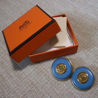 エルメス(Hermes)の◼️引っ越しの為セール◼️エルメスレザーイヤリング　水色(イヤリング)